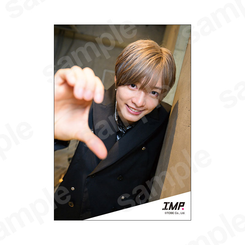 「IMP. LIVE TOUR 2026 MAGenter」グッズオリジナルフォト2／佐藤新