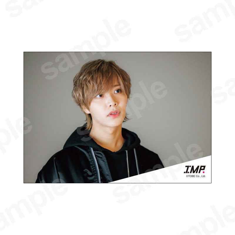 "IMPERIAL LIVE TOUR 2025" goods shooting original photo 4／Minato Matsui
