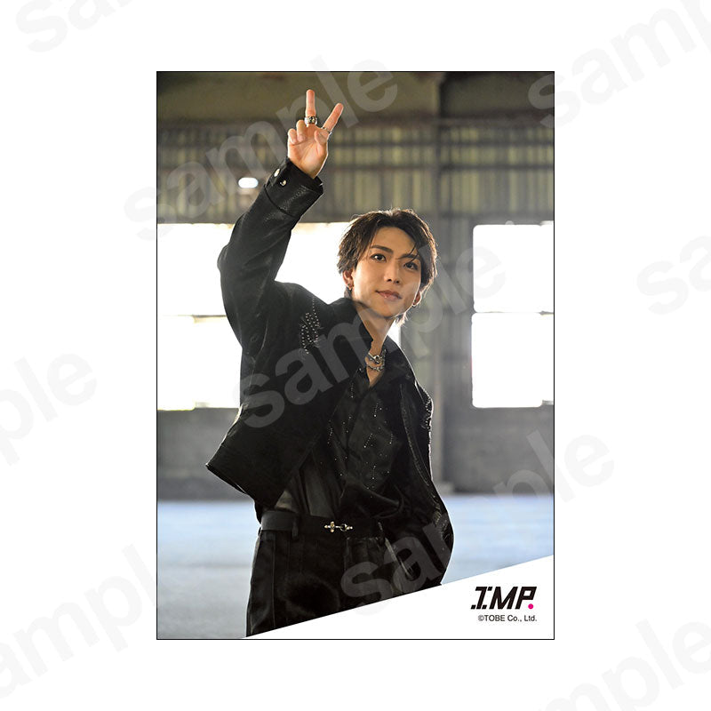 「KISS」(MAGenter収録曲)MV撮影オリジナルフォト1／鈴木大河